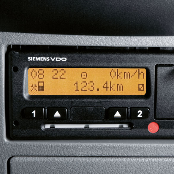 разъем тахографа. тахограф mercedes sprinter 214. как отключить тахограф. тахограф vag 2e0957119. тахограф атол 'drive 5' с скзи (пластик).