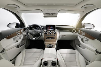 Передний ряд Mercedes C-Class